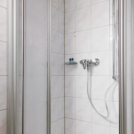 Haus Landgraf بيت ضيافة 2*